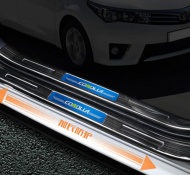 Ốp bậc cửa xe Toyota Altis 14-17